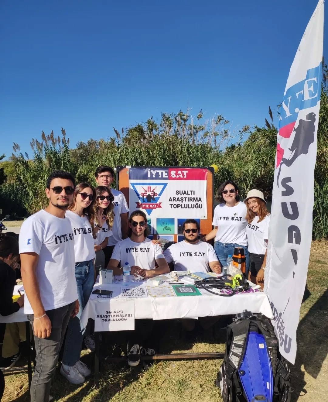 Topluluklar Toplanıyor Standı